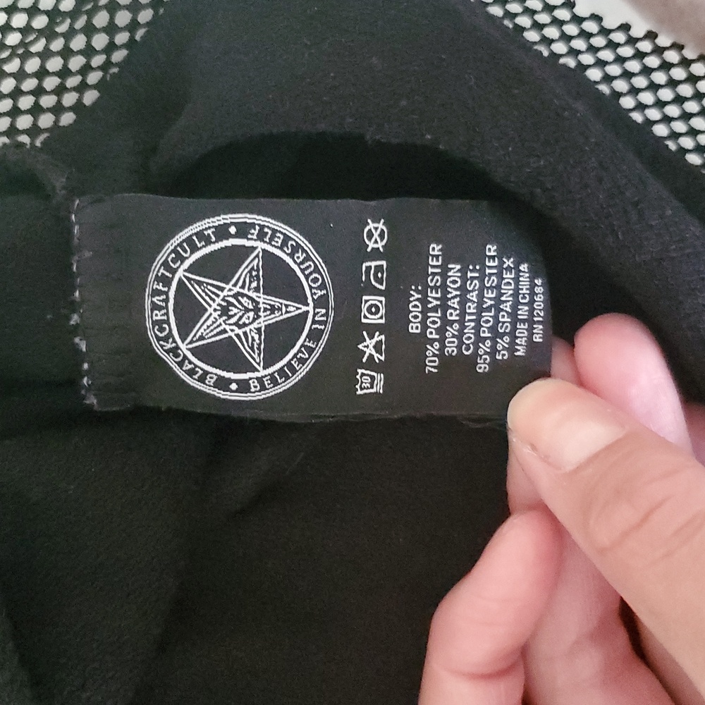 BlackCraft Black Hoodie with Tombstone Classic Graphic "Never Trust The Living" - Picture 11 of 14